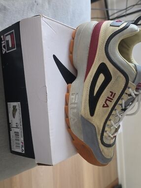 Fila Disruptor II Trainer in Cream, Red, Black